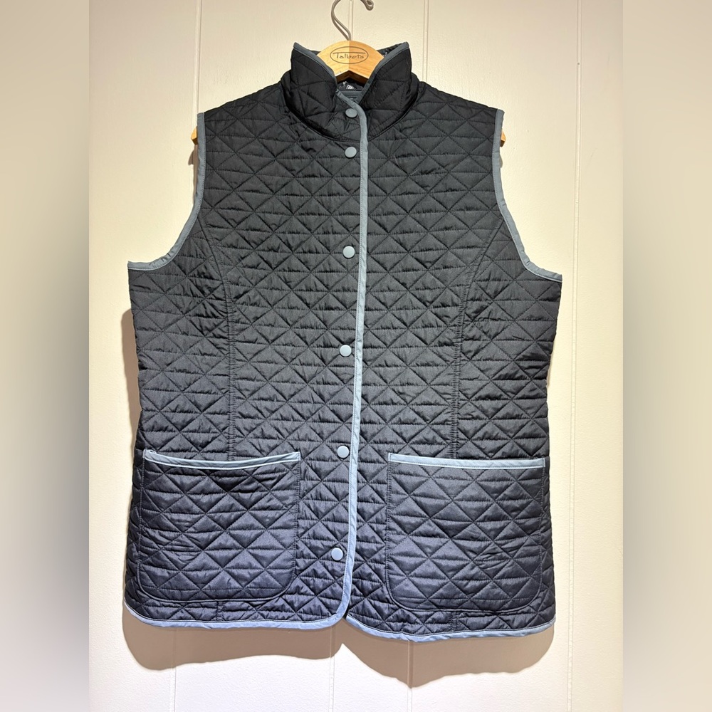 Lands End black grey paisley quilted vest medium reversible